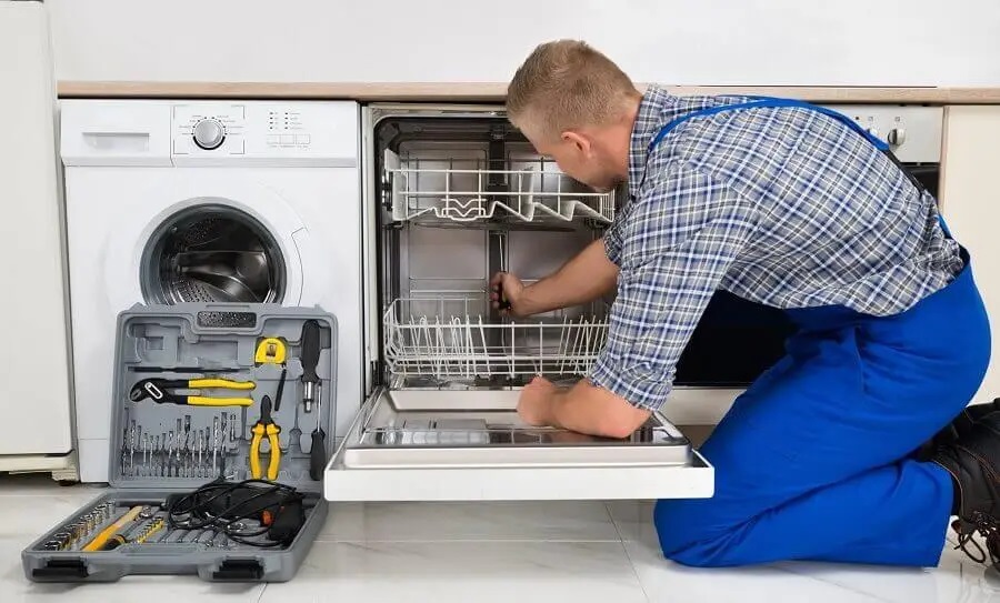 Yığılca Miele servisi teknisyen ekibi beyaz eşya tamiri yaparken